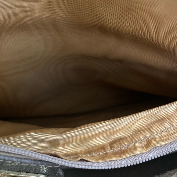 Gucci Bag - Picture 12 of 16